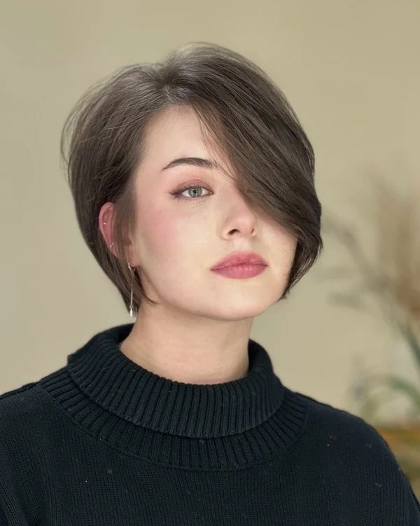 Side-Swept French Crop with Low Fade